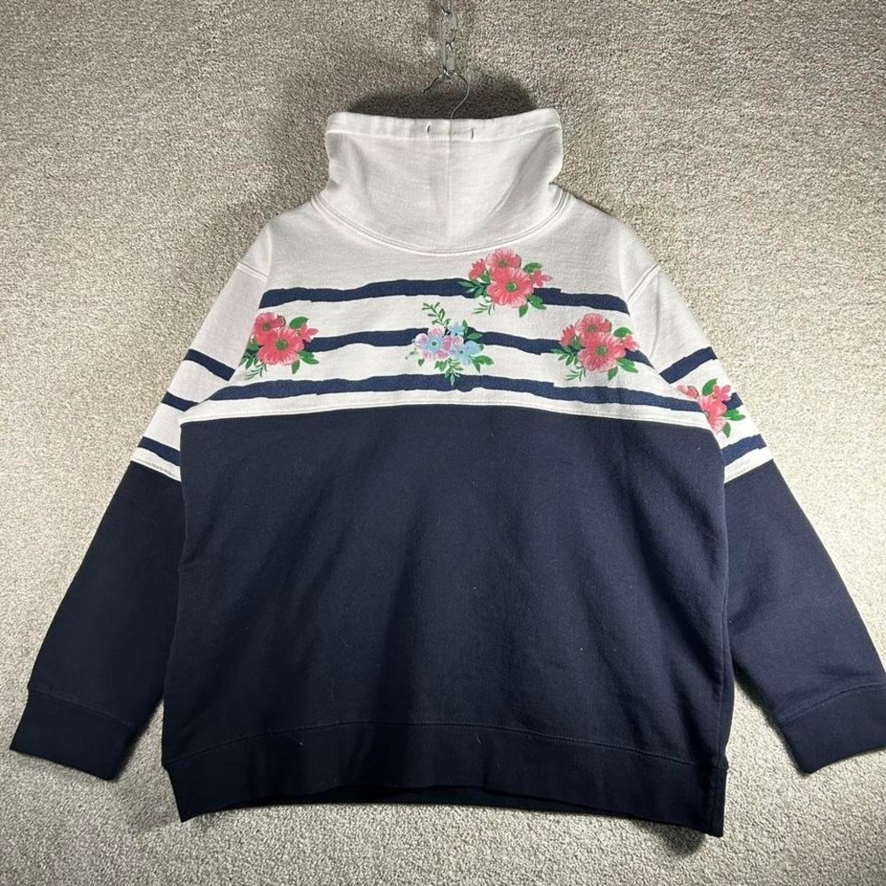 Vintage women's cottage floral navy blue and white turtle neck sweatshirt